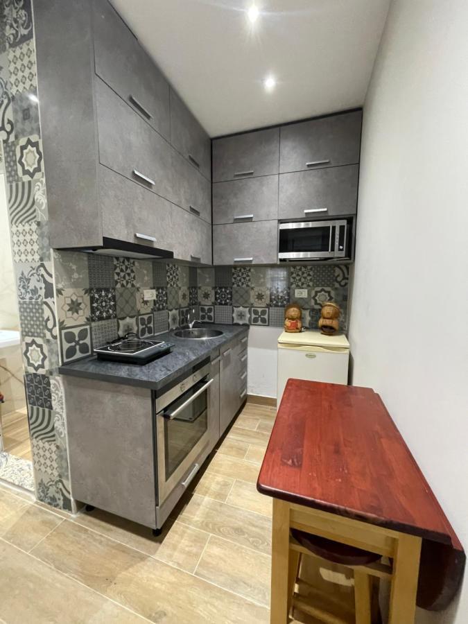 Modern 1 Bedroom City Apartment Тирана Екстер'єр фото