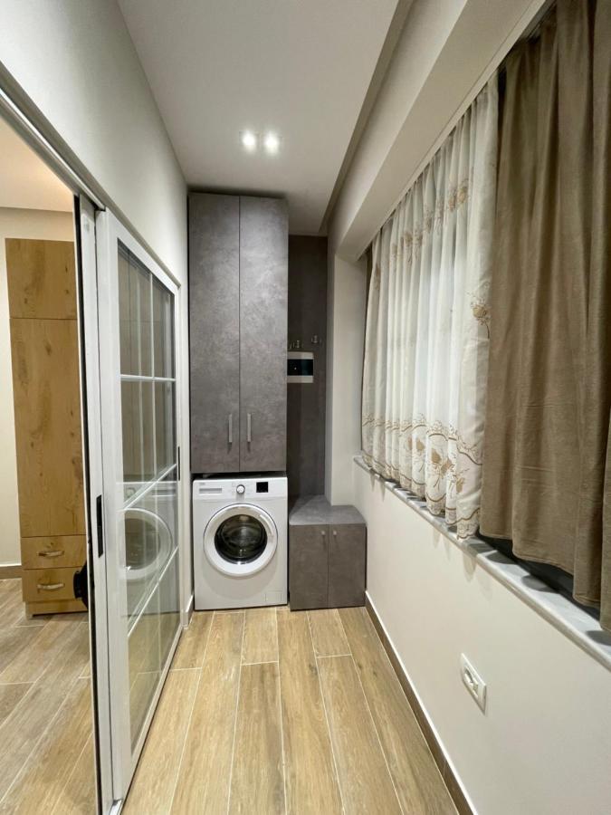 Modern 1 Bedroom City Apartment Тирана Екстер'єр фото