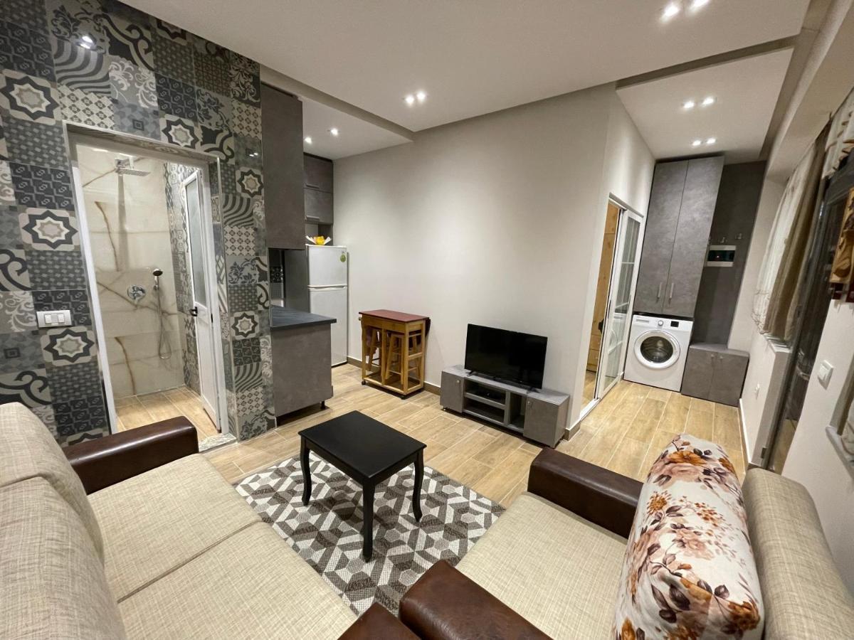 Modern 1 Bedroom City Apartment Тирана Екстер'єр фото
